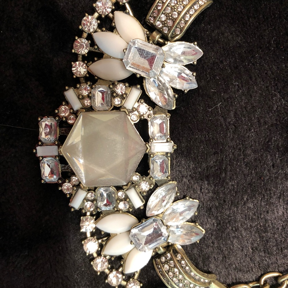White & crystal statement necklace.Silver colored chain Beautiful bling …